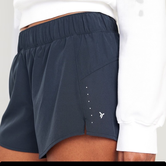 NWT OLD NAVY Mid-Rise StretchTech Run Shorts -- 3-inch inseam Color: Dusk Navy - Picture 4 of 9
